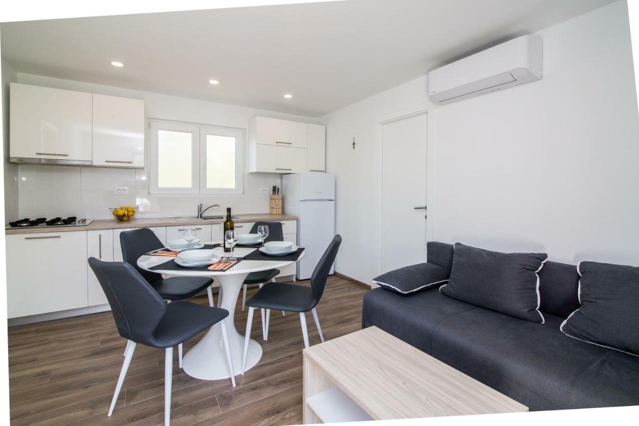 Luxury Mobile Homes Liza2 Biograd Na Moru Bagian luar foto