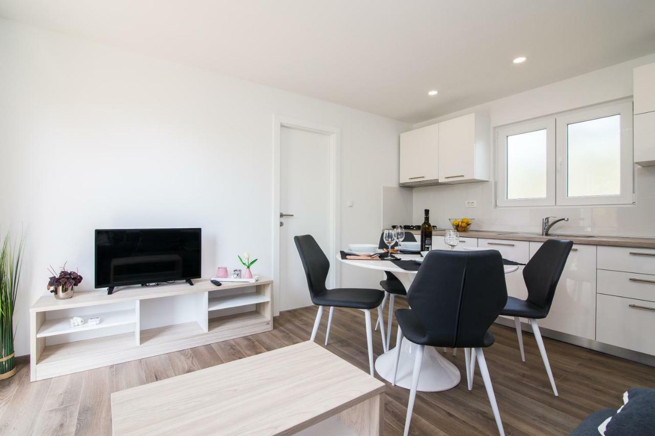 Luxury Mobile Homes Liza2 Biograd Na Moru Bagian luar foto